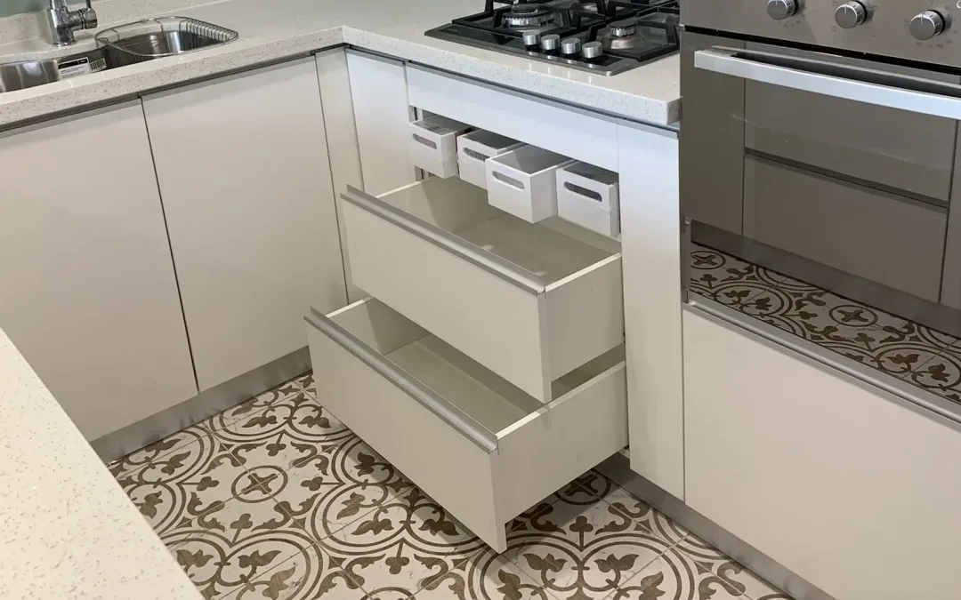 Cómo combinar colores en una cocina moderna