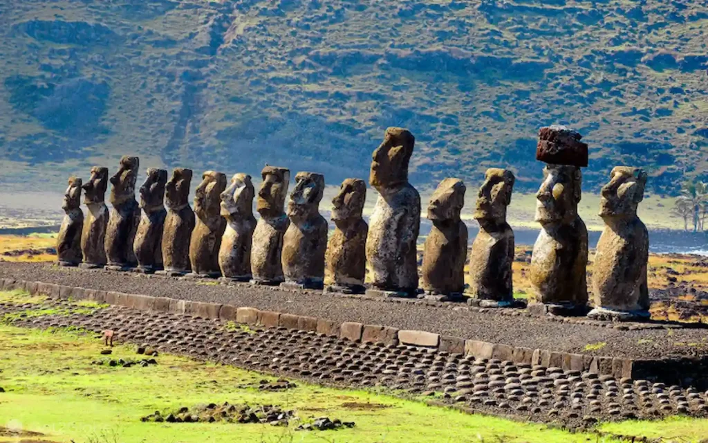 Rapa Nui · Moáis de Ahu Tongariki al atardecer